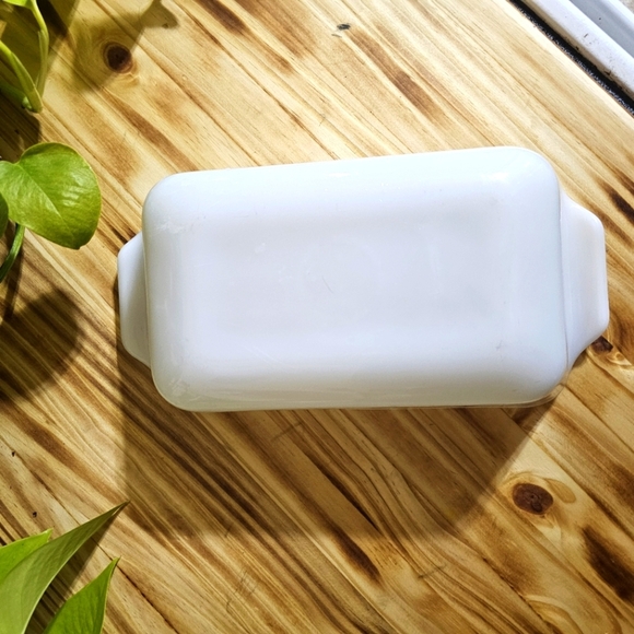 Vintage Fire King "vegetable harvest" design casserole dish - Picture 8 of 8